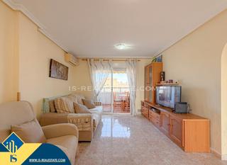 Appartement à Nueva Torrevieja. Apartamento con piscina comunitaria, en la provincia de alicante