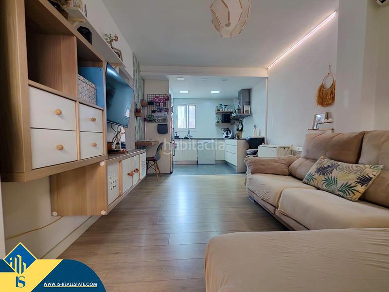 Foto a385f7d7-c5ae-4b83-9e74-19a3f2937cc3. Piso apartamento con piscina comunitaria, en la provincia de alicante, ciudad , distrito de la mata. 2 habitaciones | 79 m en Torrevieja