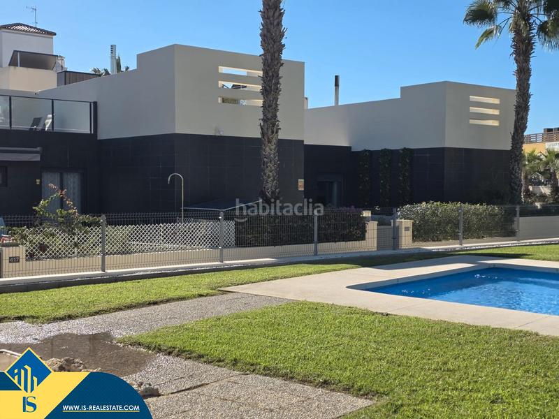 Foto d85b29b6-953c-418d-977d-6abe6fdb0f5c. Xalet amb aparcament a Villamartín-Las Filipinas Orihuela