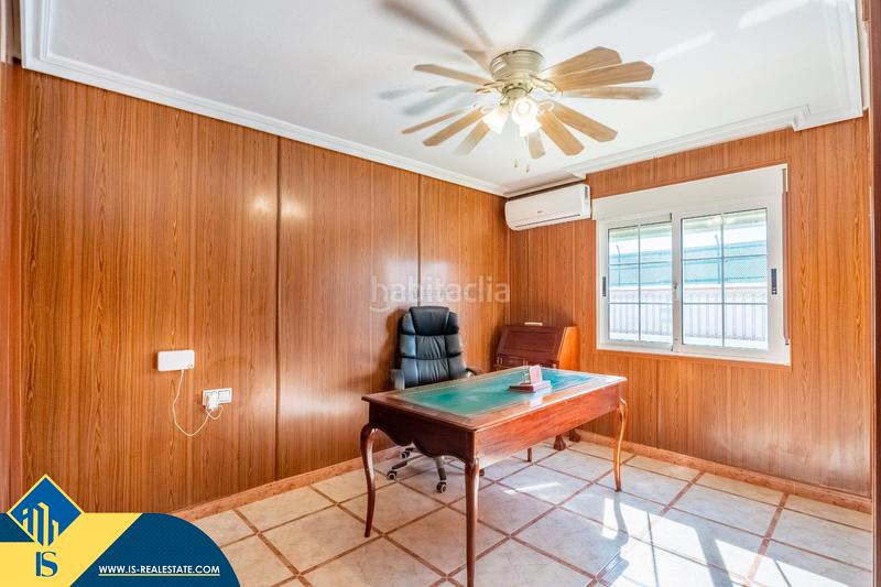 Foto 0f1ba3e5-2930-4f80-b9fa-aba55bd11f04. Chalet con parcheggio piscina in Zona Carrefour - Urbanizaciones Torrevieja