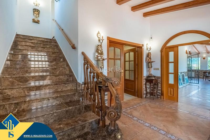 Foto 1820ca38-8fbb-4ea6-9f61-ae1bb2cf3932. Chalet con parcheggio piscina in Zona Carrefour - Urbanizaciones Torrevieja