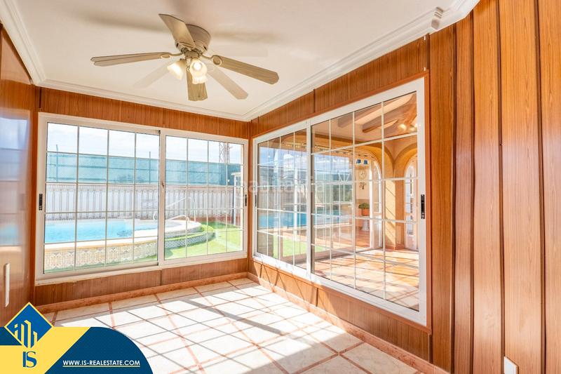 Foto 1e4dff16-e8c2-468f-b75c-5c6df1ca3acb. Chalet con parcheggio piscina in Zona Carrefour - Urbanizaciones Torrevieja