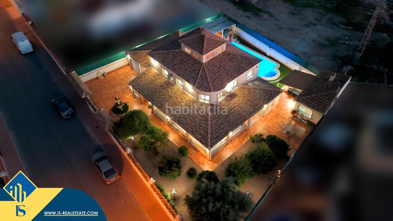 Foto 2f03e02e-ecb6-4103-8bd2-631e4120b007. Chalet con parcheggio piscina in Zona Carrefour - Urbanizaciones Torrevieja