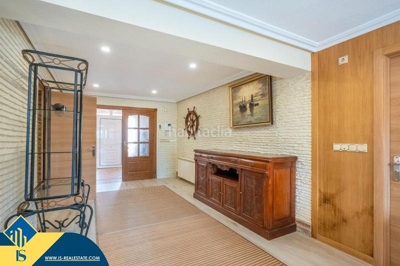 Foto 39d679f2-5c41-4a85-ae2b-3ed1b8a21b49. Chalet con parcheggio piscina in Zona Carrefour - Urbanizaciones Torrevieja