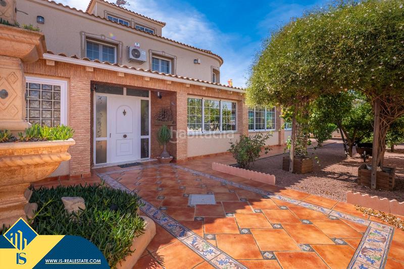 Foto 6981263e-e015-40ae-bc02-621756fbab27. Chalet con parcheggio piscina in Zona Carrefour - Urbanizaciones Torrevieja