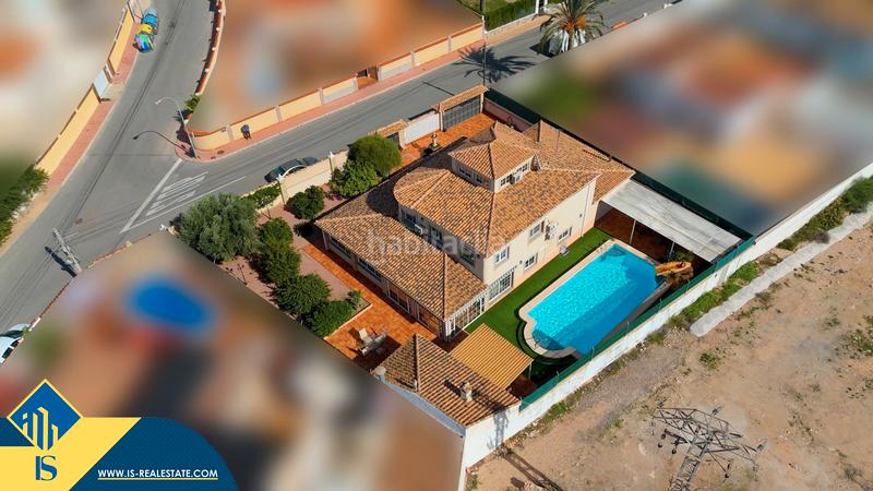 Foto 7dbefcb9-82a3-4469-89f9-d260f652d7d3. Chalet con parcheggio piscina in Zona Carrefour - Urbanizaciones Torrevieja