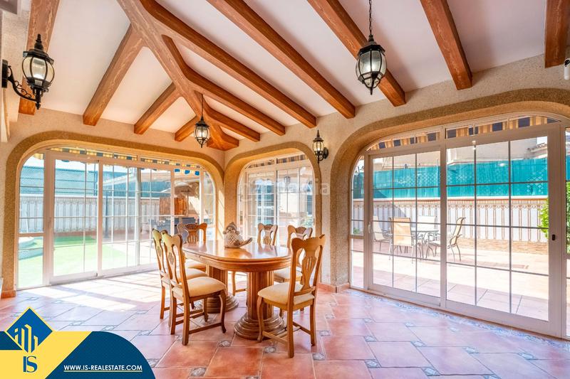 Foto 9669ab4e-fdb7-424a-beb4-047ed39c6704. Chalet con parcheggio piscina in Zona Carrefour - Urbanizaciones Torrevieja