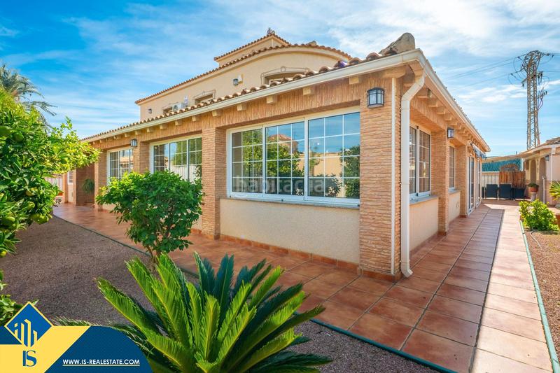 Foto 97d92729-7670-4a4b-a13e-720db2e3e80b. Chalet con parcheggio piscina in Zona Carrefour - Urbanizaciones Torrevieja