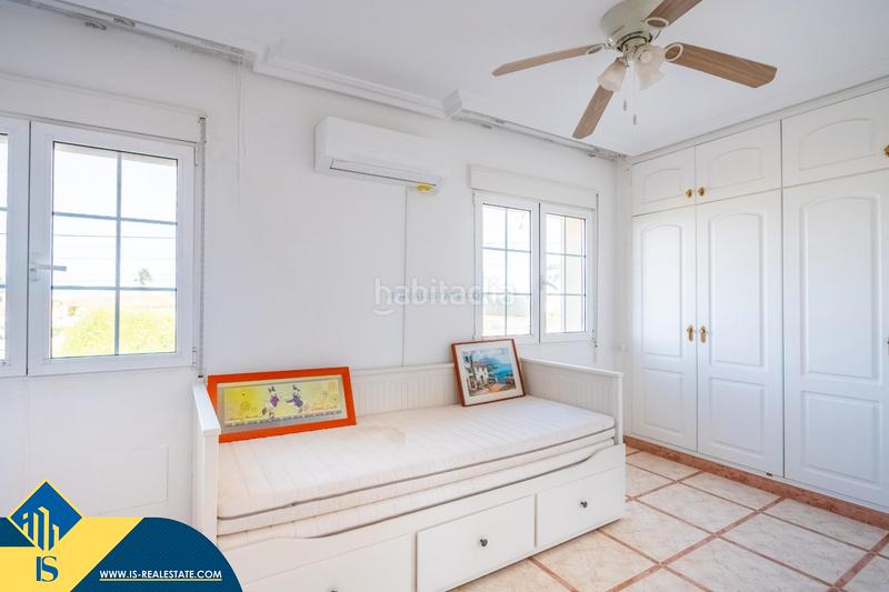 Foto aa13dce2-20ce-4276-a00c-1f1e21cb22a3. Chalet con parcheggio piscina in Zona Carrefour - Urbanizaciones Torrevieja