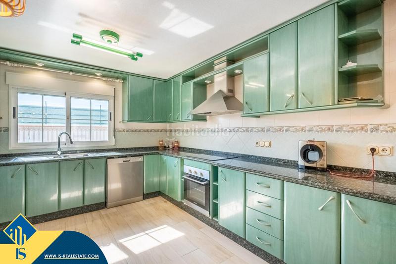 Foto bceccce1-b948-4b2e-9cca-4d6bc5d26146. Chalet con parcheggio piscina in Zona Carrefour - Urbanizaciones Torrevieja