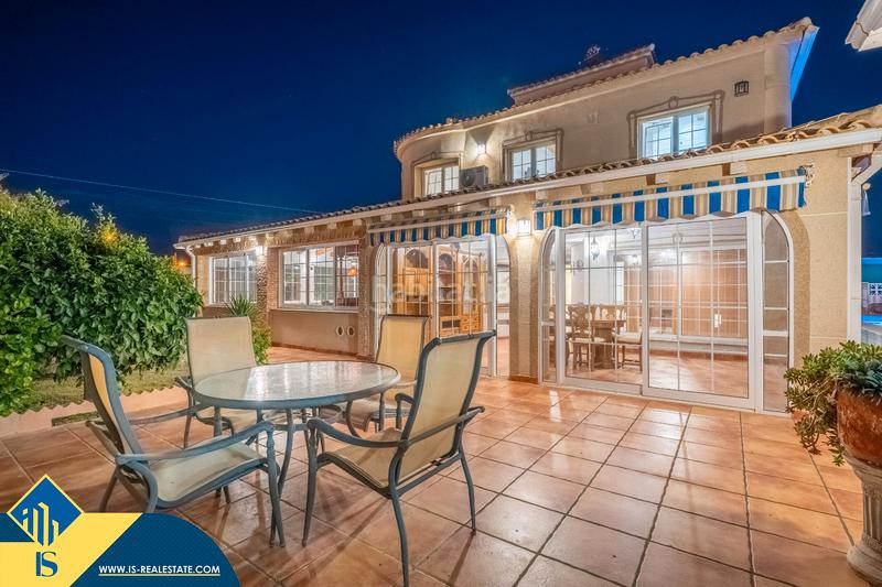 Foto c8e0ab41-0070-446b-9795-661e1be860de. Chalet con parcheggio piscina in Zona Carrefour - Urbanizaciones Torrevieja