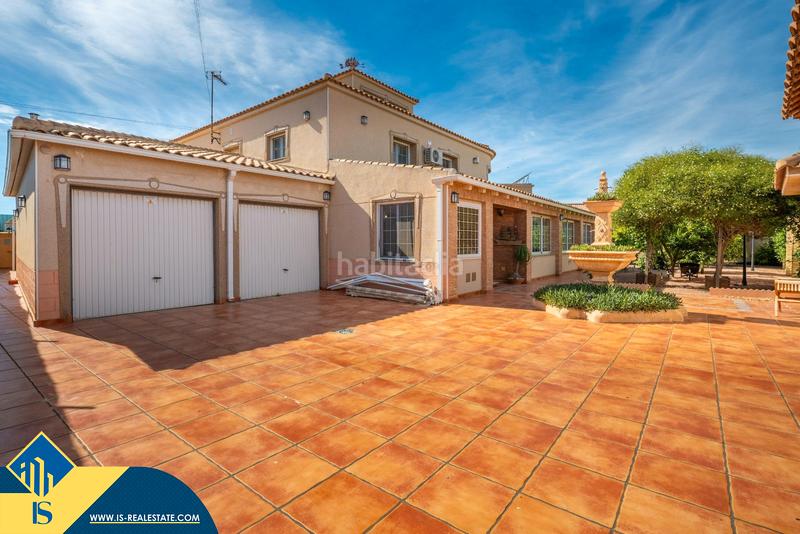 Foto d32f3243-2ee3-4678-a28a-37e3a8cb55f4. Chalet con parcheggio piscina in Zona Carrefour - Urbanizaciones Torrevieja