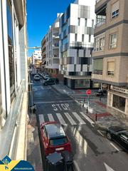 Piso en Las Piscinas Naturales. Apartamento reformado con terraza, en la provincia de alicante,