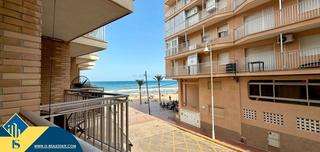 Pis a Guardamar Playa. Apartamento con terraza, en la provincia de alicante, en guardam