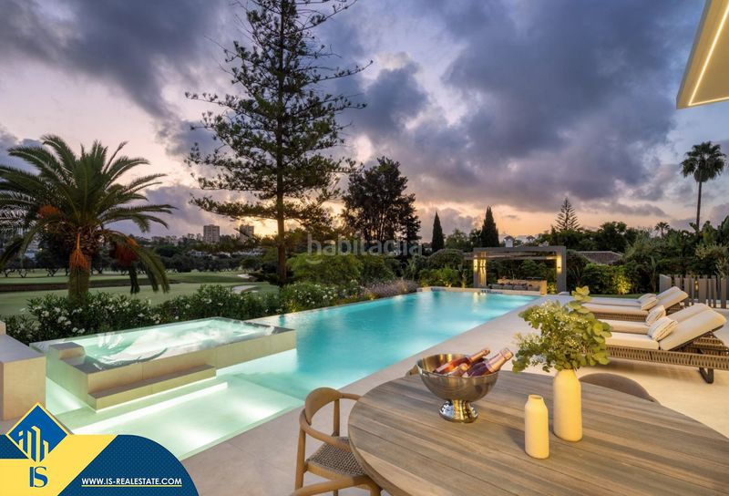 Foto 111567a9-1166-4f4d-bcce-537e2d804183. Xalet amb calefacció aparcament piscina a Las Brisas Marbella