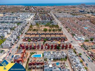 Maison à Aguas Nuevas. Casa reformada con piscina comunitaria en la provincia de alican