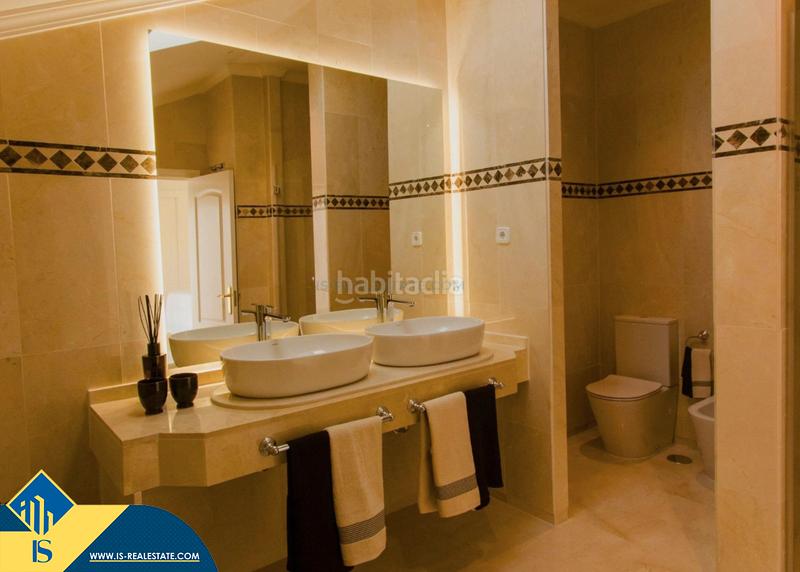 Foto 08e549c7-ad00-440d-8ec2-d94b18083331. Dúplex amb calefacció aparcament piscina a Río Real Marbella