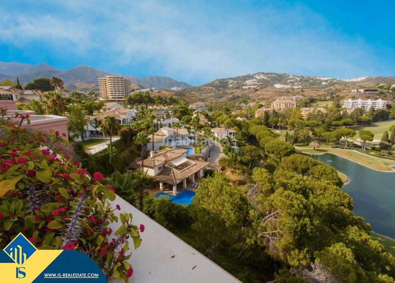 Foto 2c34623a-1953-42be-a47a-06596f5df9e1. Dúplex amb calefacció aparcament piscina a Río Real Marbella