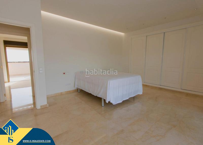 Foto 306ef635-aab7-44a6-8c4c-70f3d6dba464. Dúplex amb calefacció aparcament piscina a Río Real Marbella