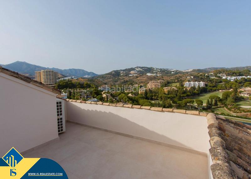 Foto 5d2e9a9d-5bae-4c52-a836-6949093e5ac0. Dúplex amb calefacció aparcament piscina a Río Real Marbella