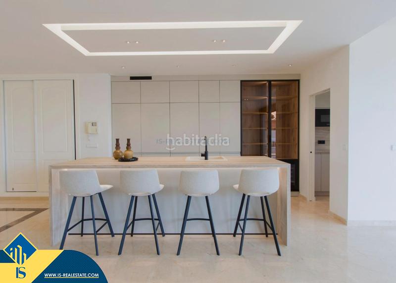 Foto f9425f67-29d1-418d-99bc-e71250dff0aa. Dúplex amb calefacció aparcament piscina a Río Real Marbella