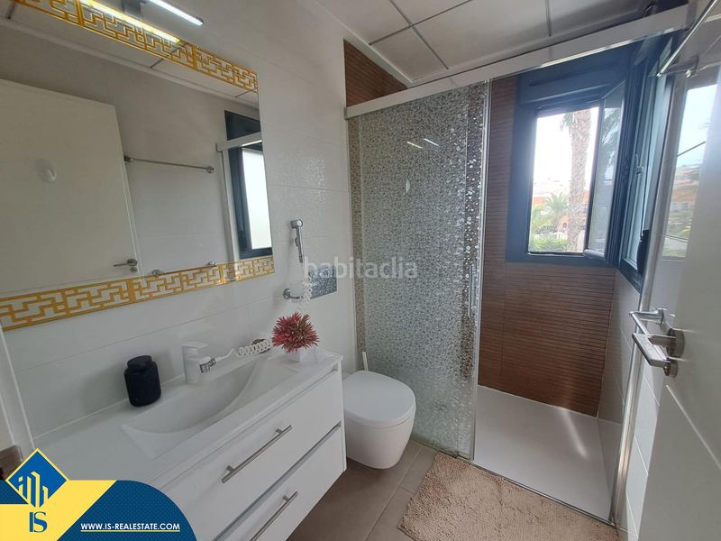 Foto 12bed430-a803-4e1c-ba4b-303fdf7feecb. Casa amb aparcament a Lomas de Cabo Roig - Los Dolses Orihuela