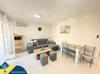 Studio à Antonio Machado. Estudio renovado con piscina comunitaria, en la provincia de ali