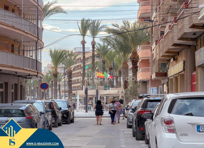 Foto 0f2bd071-42ef-4730-a6b1-30a517ac14e9. Apartamento  renovado con terraza, en la provincia de alicante, en la ciudad , en la zona de playa del cura. 3 habitac en Torrevieja