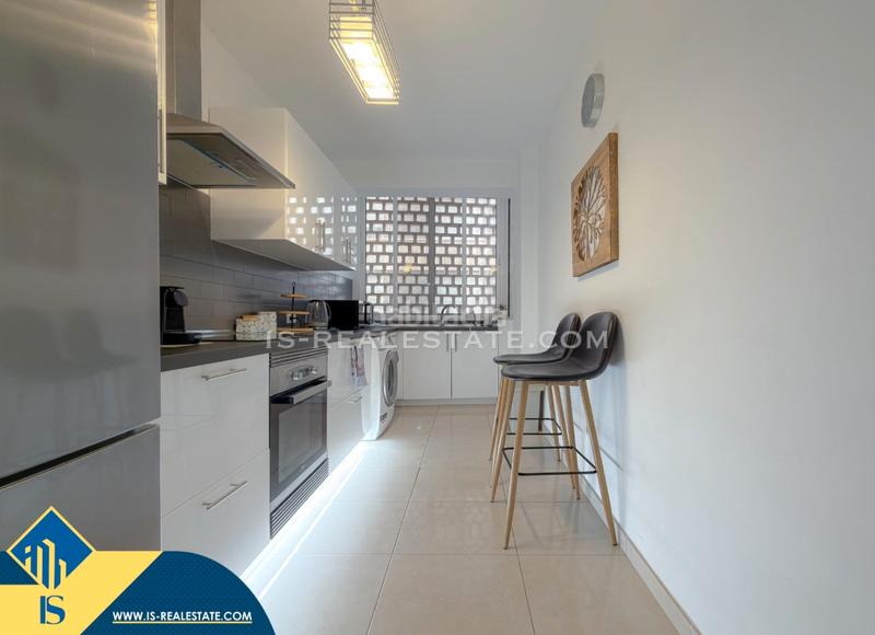 Foto 1bddae8a-f9cf-4d24-ac5c-d04fff59b6dc. Apartamento  renovado con terraza, en la provincia de alicante, en la ciudad , en la zona de playa del cura. 3 habitac en Torrevieja