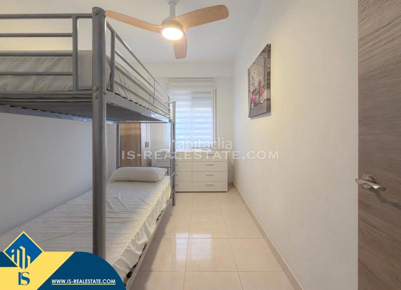 Foto 4fa4f526-2659-4a9b-9be3-8d5f92d3225e. Apartamento  renovado con terraza, en la provincia de alicante, en la ciudad , en la zona de playa del cura. 3 habitac en Torrevieja