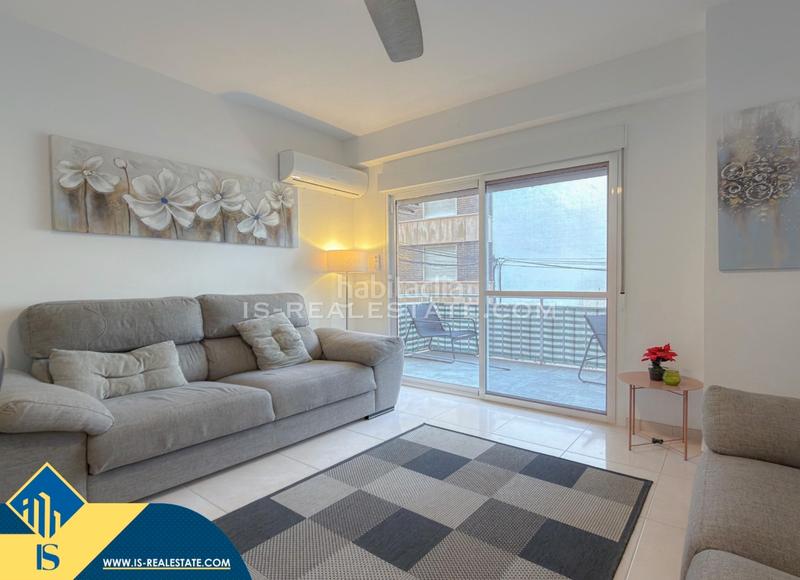 Foto 87292c64-f7fd-4165-81d1-151166e5a45a. Apartamento  renovado con terraza, en la provincia de alicante, en la ciudad , en la zona de playa del cura. 3 habitac en Torrevieja