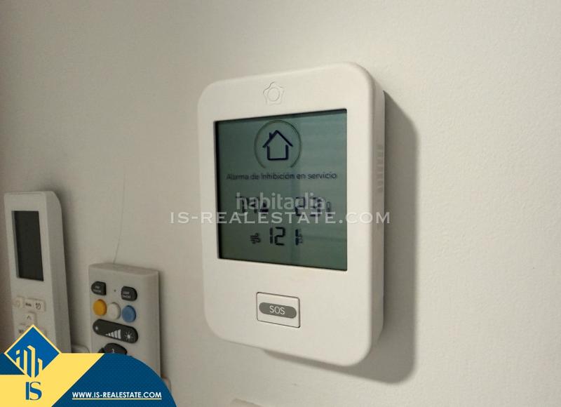 Foto 9a435301-9764-4a4e-9270-7916352d89fa. Apartamento  renovado con terraza, en la provincia de alicante, en la ciudad , en la zona de playa del cura. 3 habitac en Torrevieja