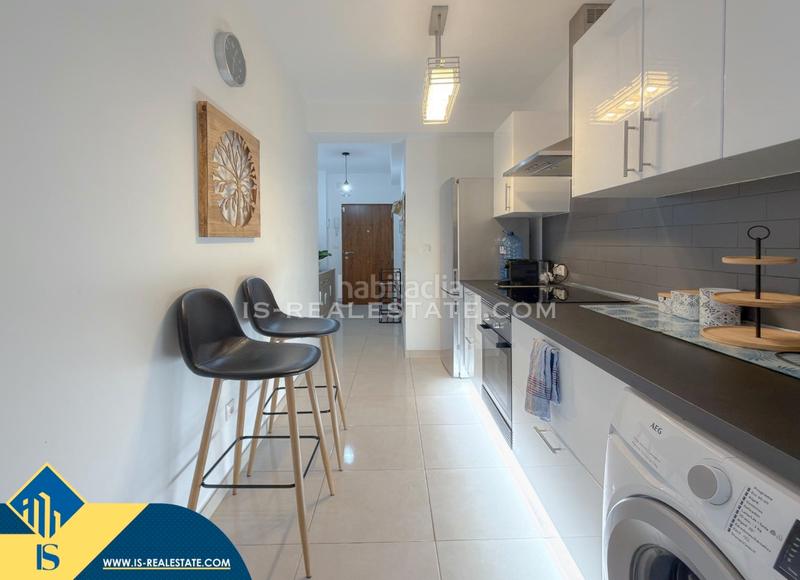 Foto d070e32f-e379-4bc8-8ca3-0dcc597e6f35. Apartamento  renovado con terraza, en la provincia de alicante, en la ciudad , en la zona de playa del cura. 3 habitac en Torrevieja