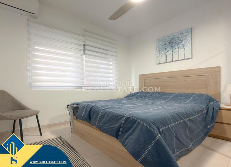 Foto f66cadc0-568a-44b8-b020-35f100d5003b. Apartamento  renovado con terraza, en la provincia de alicante, en la ciudad , en la zona de playa del cura. 3 habitac en Torrevieja