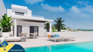 Chalet en Rojales. Villa con piscina privada en la provincia de alicante, en rojale