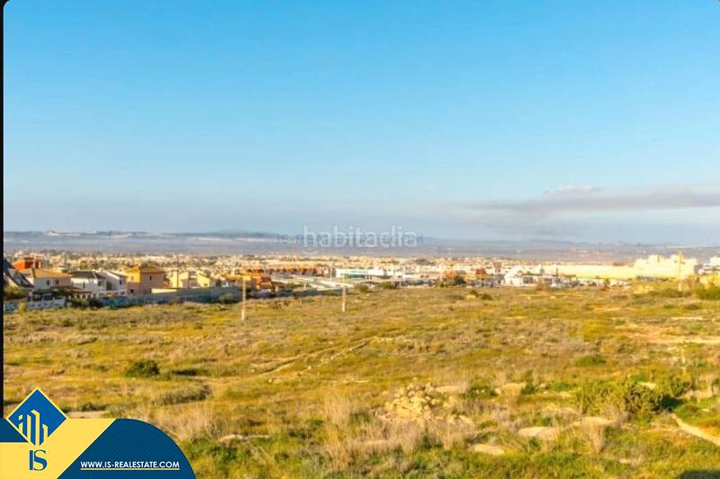 Foto db8804c3-0b0c-4f0f-a9d1-14b9e59acb37. Casa namas con piscina compartida, provincia de alicante, ciudad , distrito de la mata. 3 habitaciones | 111 m² | 1.2 kiló en Torrevieja
