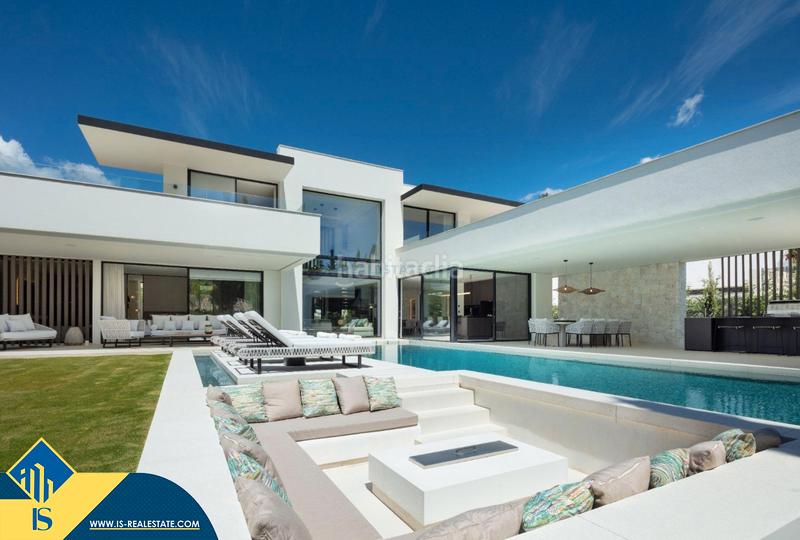 Foto 4ae4a68f-e68f-4117-8cf5-536eb9fdcf24. Xalet amb calefacció aparcament piscina a Los Naranjos Marbella