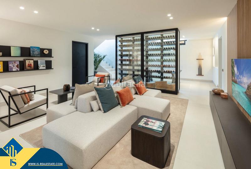 Foto 55b96f5b-9cbe-4675-8a60-7ff6feda1c5a. Xalet amb calefacció aparcament piscina a Los Naranjos Marbella