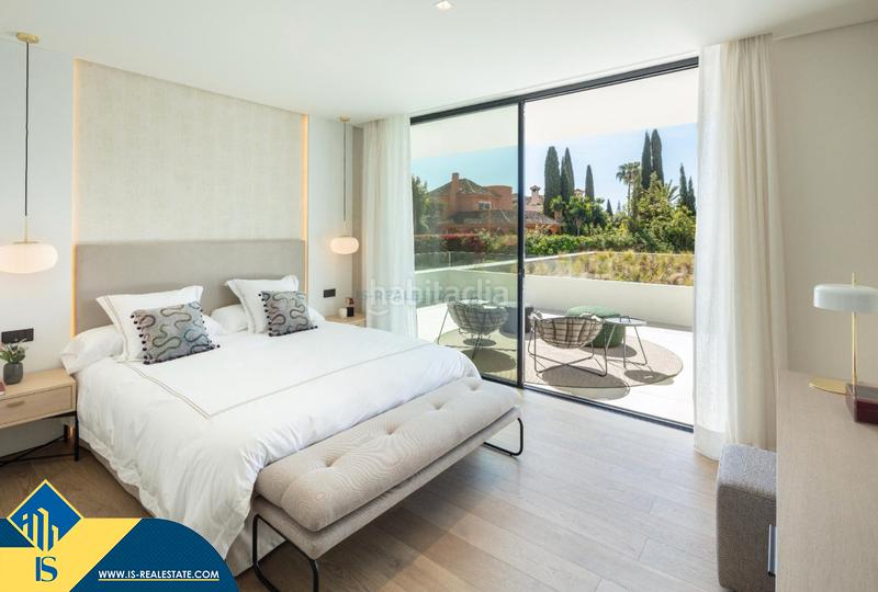 Foto c6bace6e-7e05-4486-94a1-4c017593cb31. Xalet amb calefacció aparcament piscina a Los Naranjos Marbella