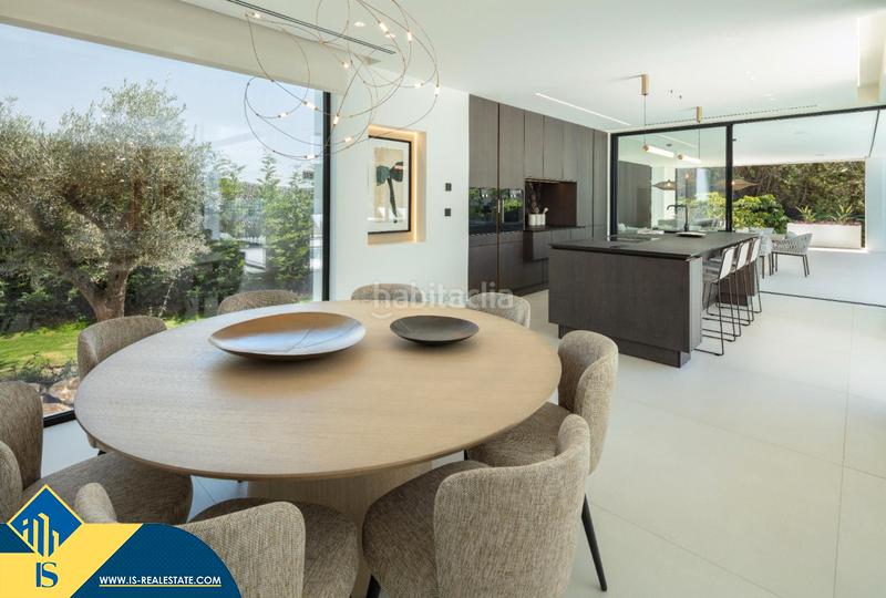 Foto cb2be05d-a631-412d-83cc-063e2189a186. Xalet amb calefacció aparcament piscina a Los Naranjos Marbella