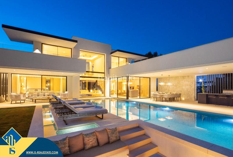 Foto f6e4ea02-78e1-49b5-a99c-fef05a94acb7. Xalet amb calefacció aparcament piscina a Los Naranjos Marbella