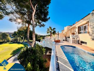 Casa a Lomas de Cabo Roig - Los Dolses. Villa con piscina privada, en la provincia de alicante, en orihu