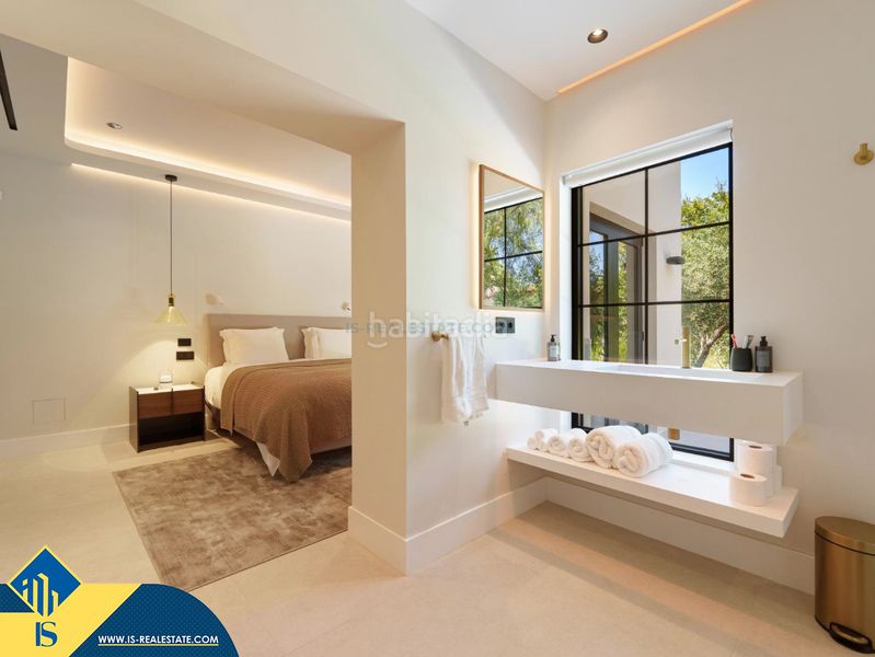 Foto 5b710e0d-bf1d-4229-a8e8-375e1f649a93. Xalet amb calefacció aparcament piscina a Puerto Banús Marbella