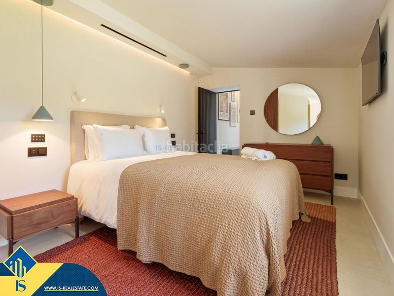 Foto f5214a75-41d0-4ea0-bd55-f5df48dac21a. Xalet amb calefacció aparcament piscina a Puerto Banús Marbella
