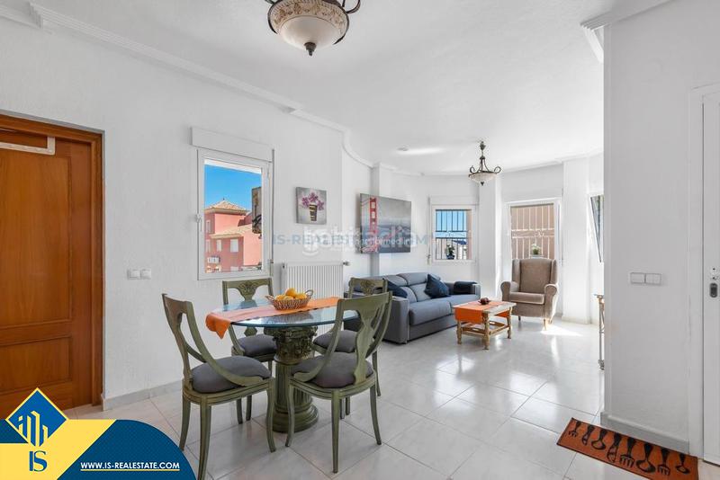 Foto 4cb74519-18d2-421e-a43a-7aa68cedadd3. Chalet with parking pool in La Zenia Orihuela