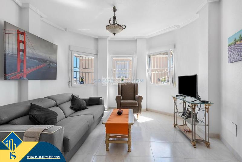 Foto a6f0bcbb-c032-46ab-b714-d0c170da4795. Chalet with parking pool in La Zenia Orihuela