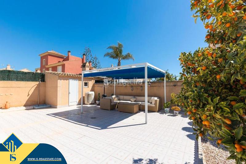 Foto cc0201b9-5c64-4e1c-8650-3dafbdeac3f9. Chalet with parking pool in La Zenia Orihuela