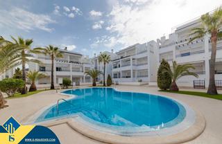 Pis a La Veleta. Apartamento con piscina comunitaria, en la provincia de alicante