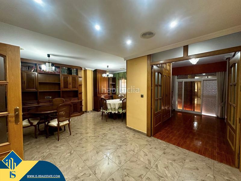 Foto 8f63bf6a-360f-4335-8645-6ba589ad2613. Apartment with heating parking in Zona Playa del Cura Torrevieja