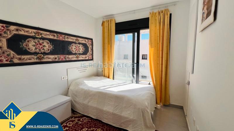 Foto c060e863-0e1e-4bf3-a359-1884bd6d5aa1. Casa con parcheggio in Pueblo Latino Pilar de la Horadada